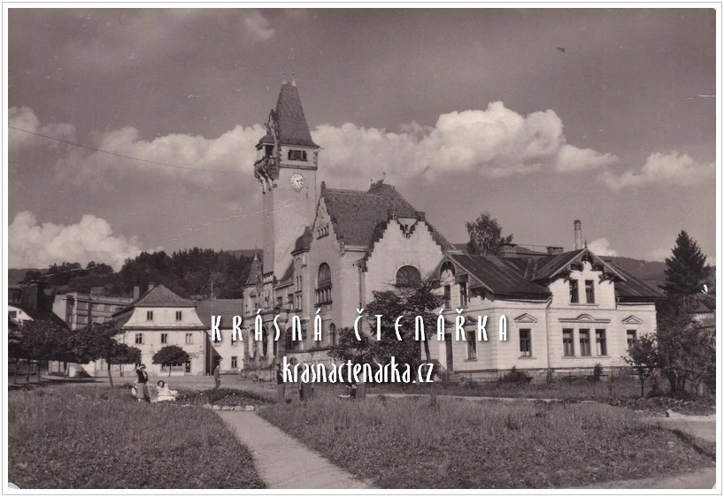 ROKYTNICE NAD JIZEROU, Náměstí