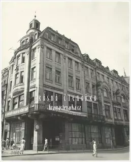 LIBEREC, Hotel Praha a nápis "Pevná jednota strany a lidu)
