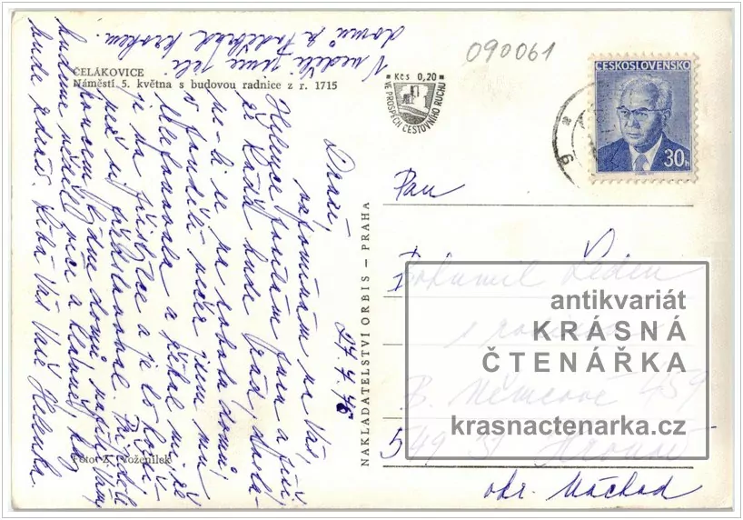 ČELÁKOVICE, Náměstí a radnice