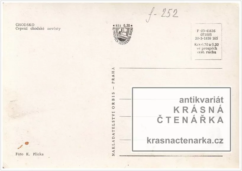 ŽENY V KROJÍCH (Čepení chodské nevěsty)