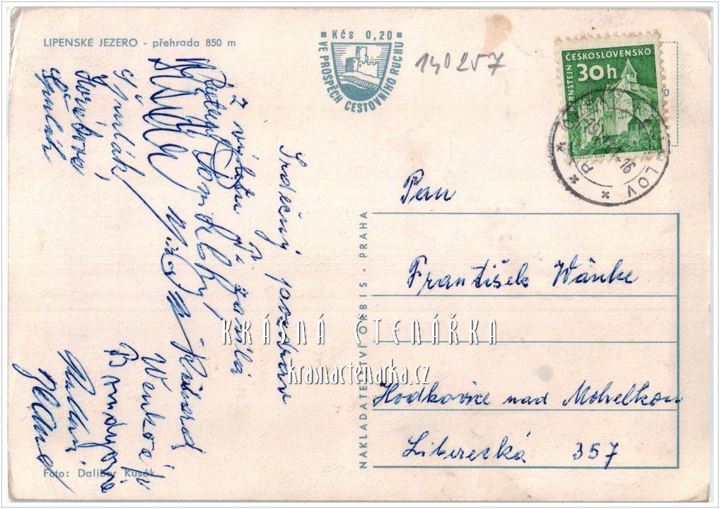 Vodní nádrž LIPNO s motorovou lodí, Přístaviště a přehrada