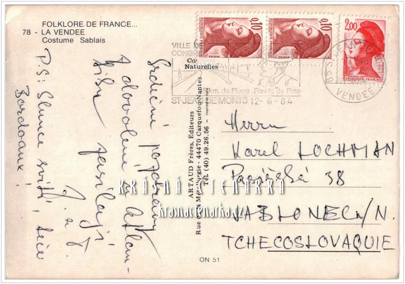 DÁMA / ŽENA v kroji v Sablais, spravování rybářských sítí