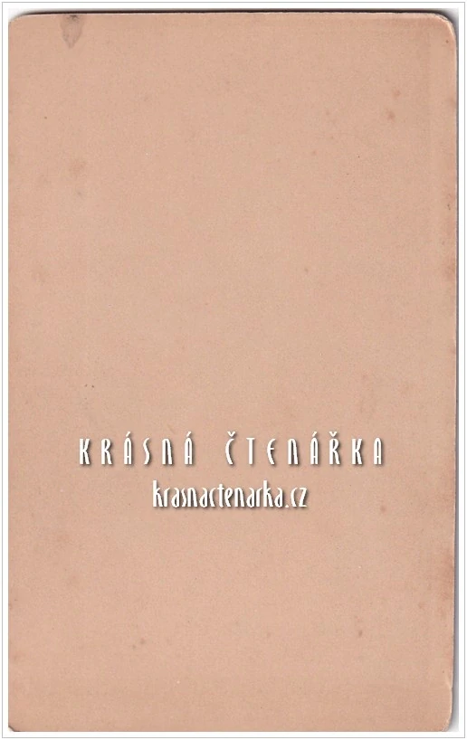 Fotografická vizitka: MLADÝ DŽENTLMEN u stolečku