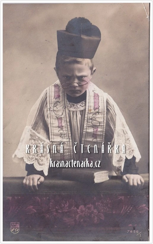 DĚTI na pohlednici, Přísný farář