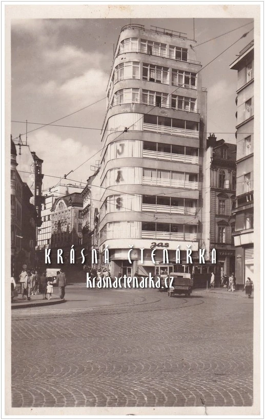 LIBEREC, Dům obuvi  BAŤA a Soukenné náměstí