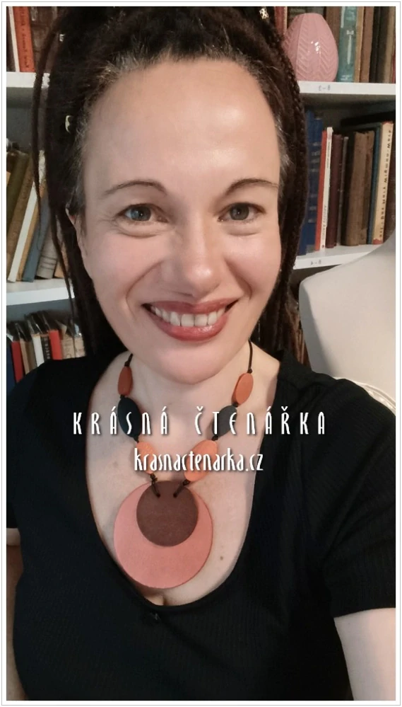 Dřevěný náhrdelník – výrazný geometrický design v černé a měděné barvě