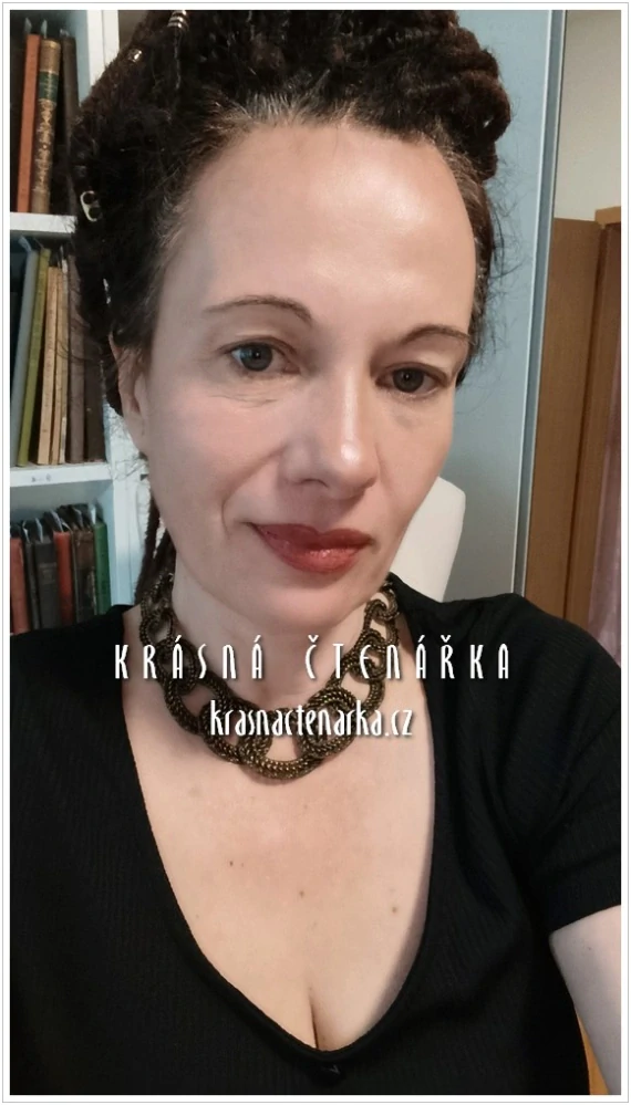 Výrazný módní náhrdelník – proplétané články