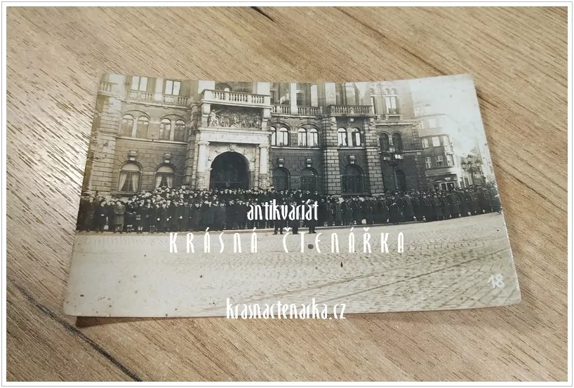 LIBEREC, Radnice a lidé na náměstí