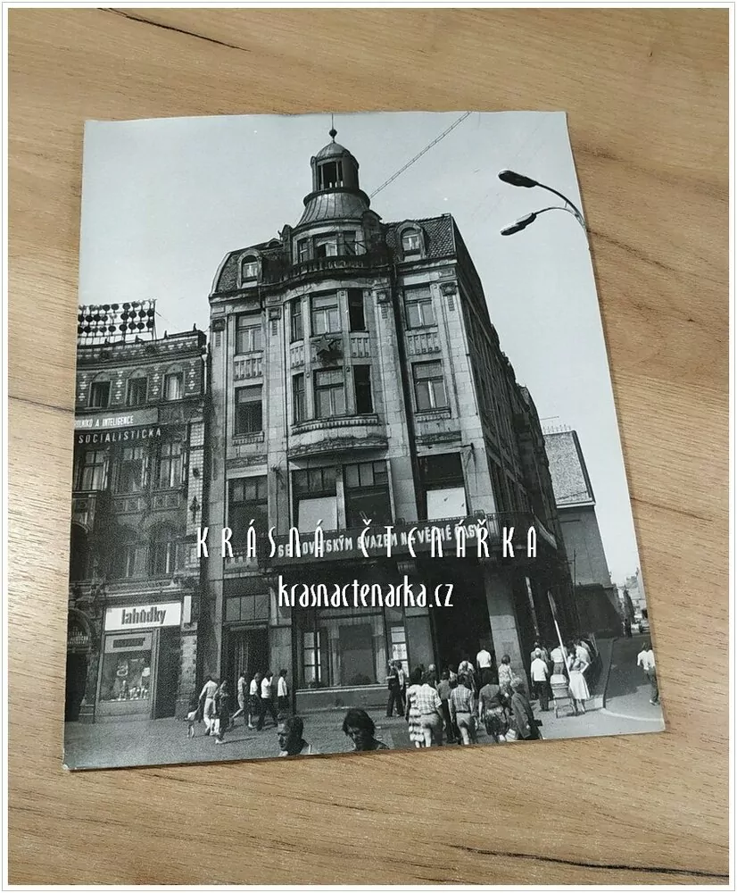 LIBEREC, Hotel Praha a nápis "Se Sovětským svazem na věčné časy"