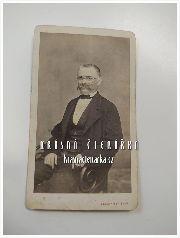 Fotografická vizitka: DŽENTLMEN (Atelier Alexander Seik, Tábor)