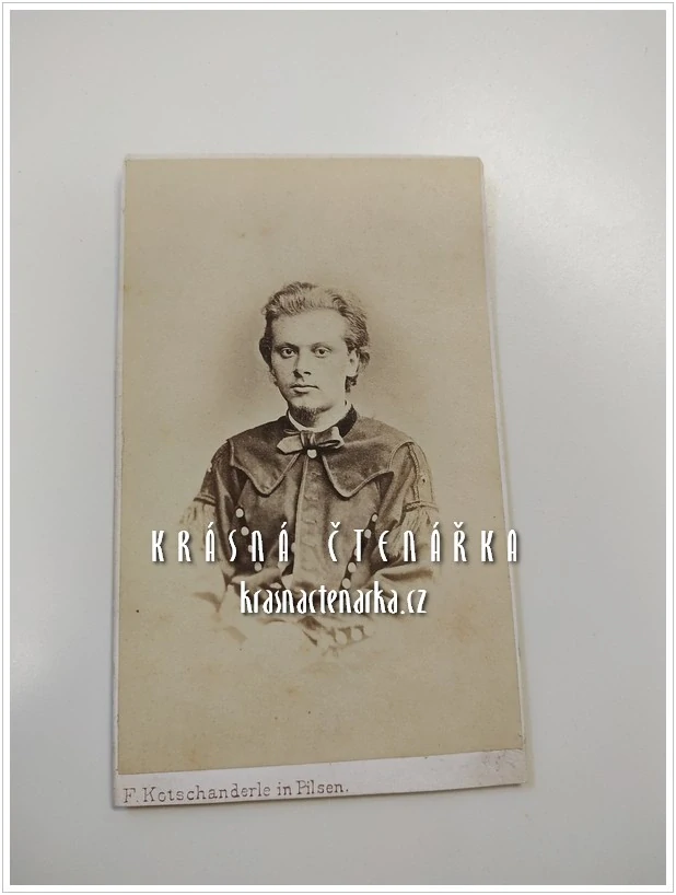 Fotografická vizitka: DŽENTLMEN (Atelier F. Kotschanderle, Plzeň)