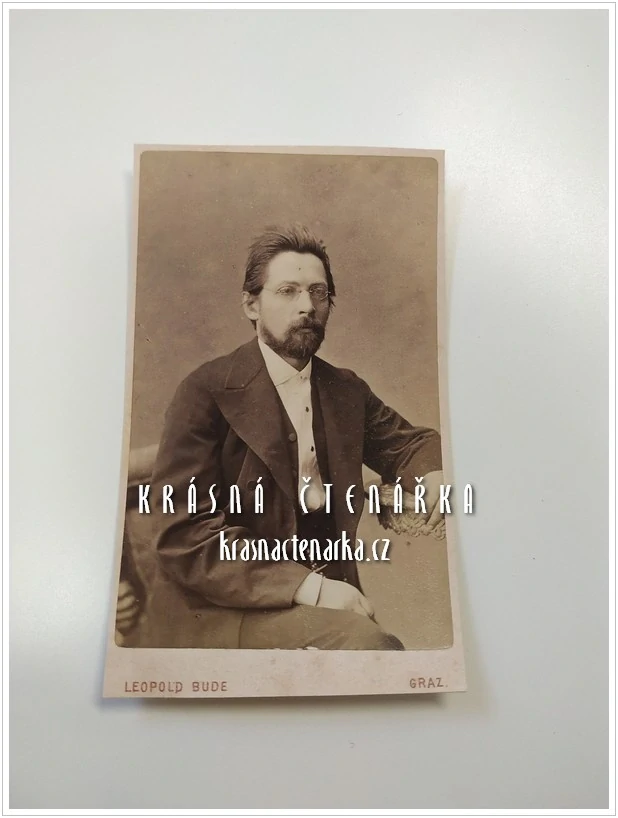 Fotografická vizitka: DŽENTLMEN (Atelier Leopodl Bude, Graz)