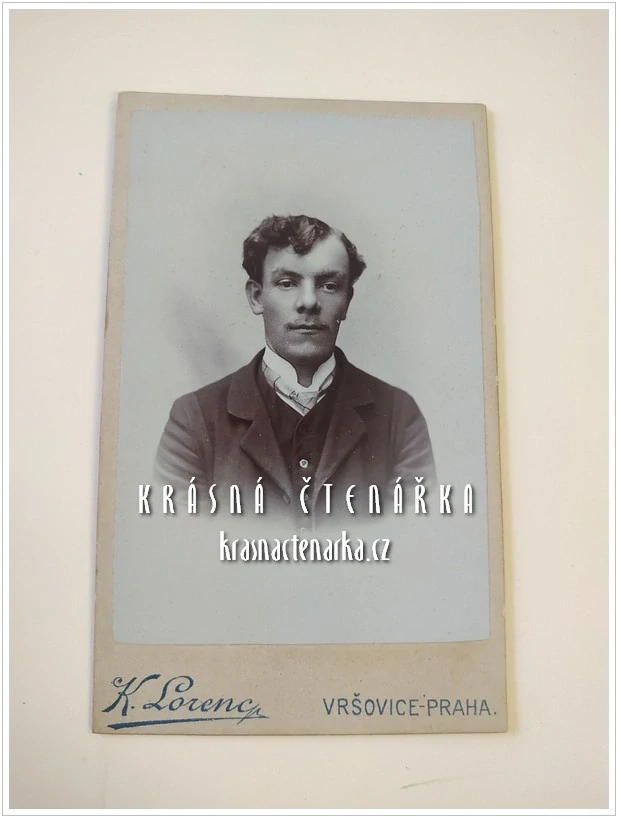 Fotografická vizitka: DŽENTLMEN (Atelier K. Lorenc, Praha) 