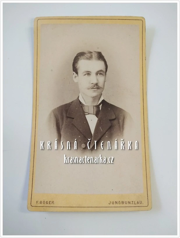 Fotografická vizitka: DŽENTLMEN (Atelier František Böger, Mladá Boleslav)