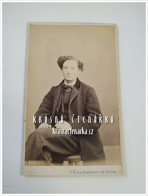 Fotografická vizitka: DŽENTLMEN (Atelier F. Kotschanderle, Plzeň)