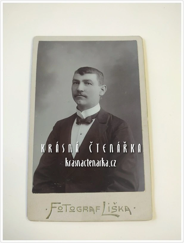 Fotografická vizitka: DŽENTLMEN (Atelier Bohdan Václav Liška, Jindřichův Hradec)