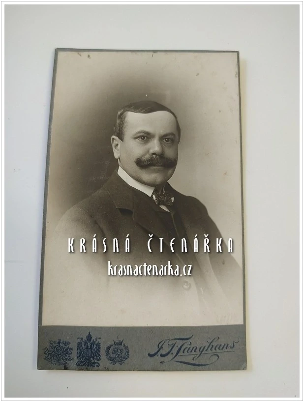 Fotografická vizitka: DŽENTLMEN (Atelier Jan Langhans, Praha)