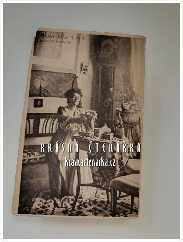 HANA KVAPILOVÁ ve svém salonku