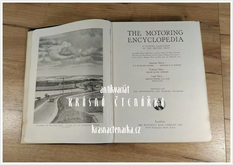 THE MOTORING ENCYCLOPEDIA (Waverley Book Company, cca 1930)