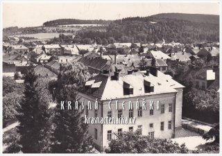LOŠTICE, Budova internátu zemědělské školy