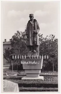 ČÁSLAV, Pomník maršála Focha