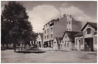 ZRUČ NAD SÁZAVOU, Náměstí MUDr. J. Svobody