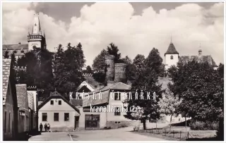 ZRUČ NAD SÁZAVOU, Náměstí MUDr. J. Svobody