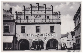 TŘEBOŇ, Dům U bílého koníčka na náměstí