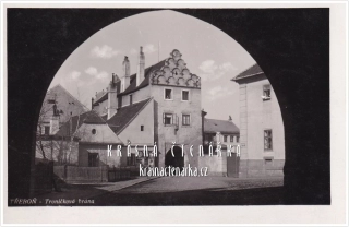 TŘEBOŇ, Svinenská brána