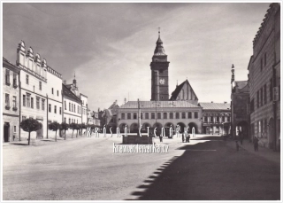 SLAVONICE, Náměstí