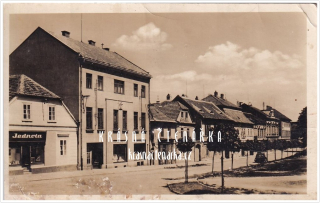 KOSTELEC NAD ČERNÝMI LESY, Náměstí Smiřických