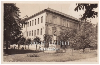 PŘÍBRAM, Vyšší hospodářská škola, nyní zdravotnická a pomník Dílu Aloise Jiráska