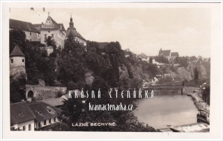 BECHYNĚ, Pohled na zámek a okolí od Lužnice