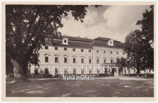 HLUBOKÁ NAD VLTAVOU, Zámek OHRADA