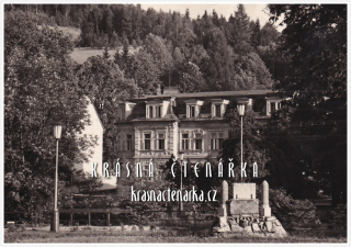 LIPOVÁ-LÁZNĚ, Budova ředitelství lázní