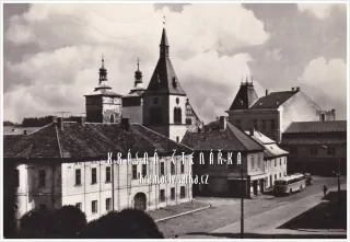 KOUŘIM, Náměstí i s autobusem