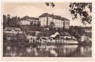 NELAHOZEVES, Zámek a okolí