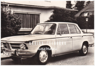 Osobní automobil BMW 1800