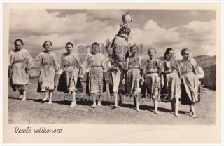 ŽENY V KROJÍCH (Dievčence z Horehronia)