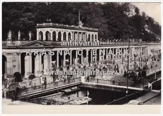 KARLOVY VARY (Kolonáda československo-sovětského přátelství)