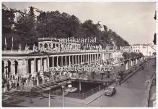 KARLOVY VARY (Kolonáda československo-sovětského přátelství)