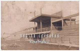 PLZEŇ, Členské tribuny stadionu s hudebním pavilonem