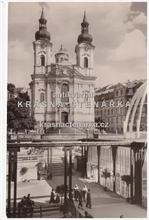 KARLOVY VARY (Vřídlo, Vřídelní kolonáda a kostel sv. Maří Magdalény)