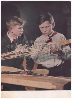 SOVĚTŠTÍ PIONÝŘI - MODELÁŘI