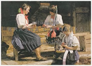 DÁMY v kroji na velikonočním přání