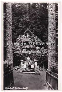 KARLOVY VARY (Kaplička v lese)