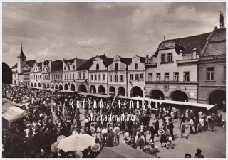 DOMAŽLICE, Náměstí Míru a chodské slavnosti