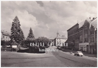 KDYNĚ, Náměstí i obchod MASO-UZENINY