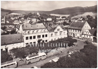 KDYNĚ, Náměstí, hotel Bílý lev i autobusy