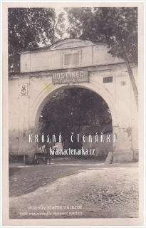 ÚJEZD, Kozinův statek a hostinec